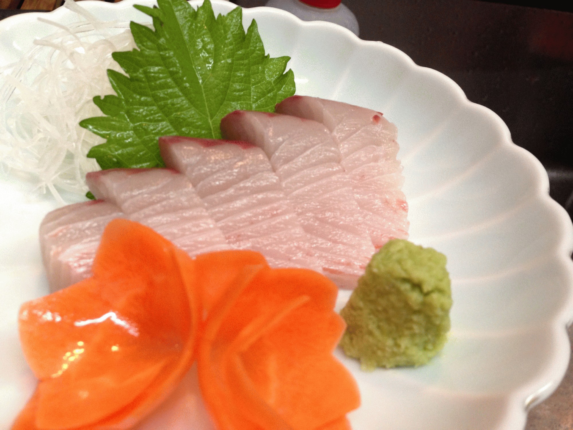 本日のイチオシ サワラの刺身 塩焼 和食の店 新八