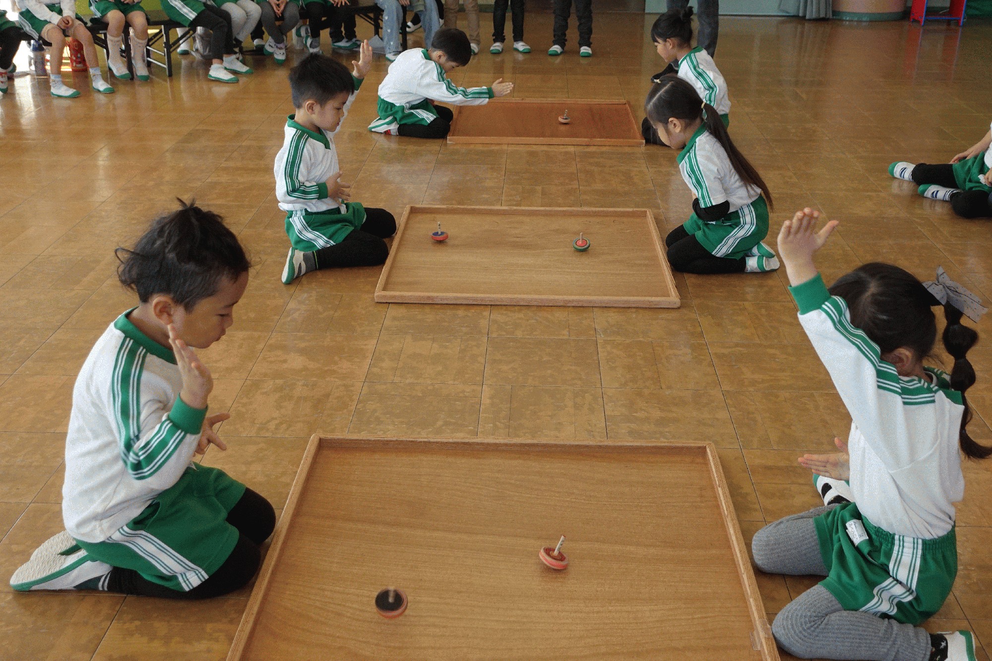 �N���̎q�ǂ��B���A�Q�[�������y���݂܂���