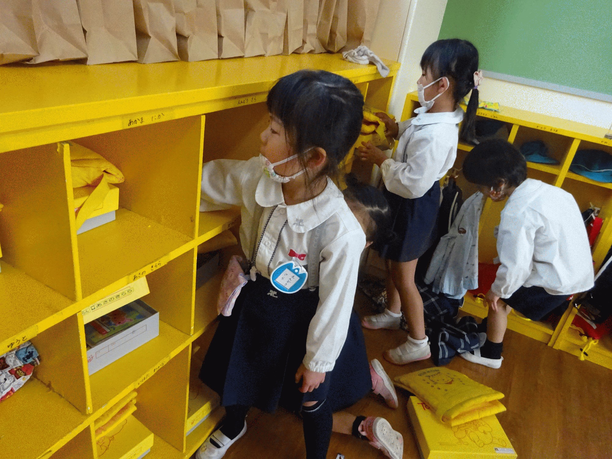 ぴかぴかにするぞ 学校法人かつみ学園 大和山王幼稚園 木の子保育園