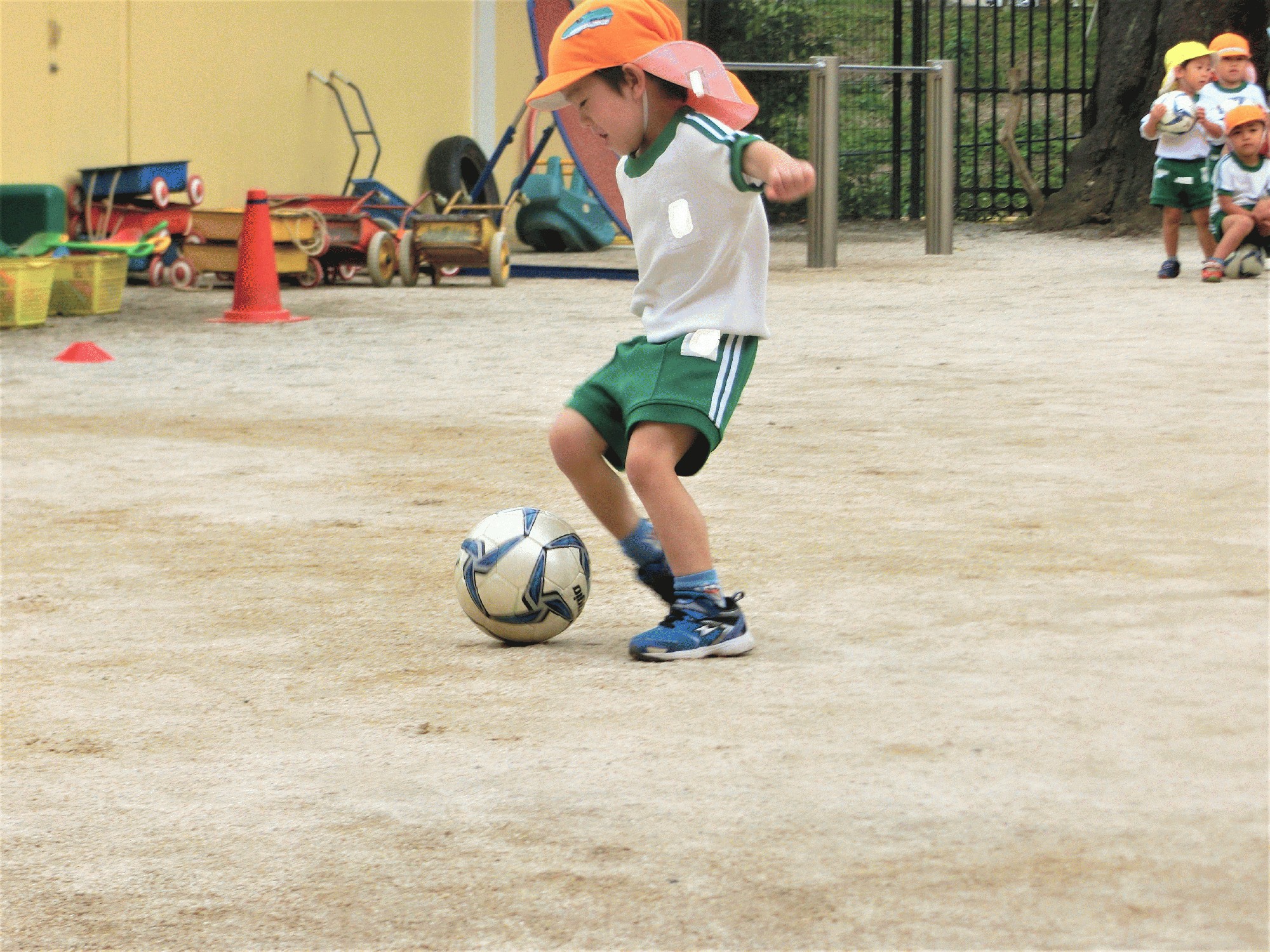 本物体験 サッカー キッズダンス 空手 選択制 山ゆり幼稚園