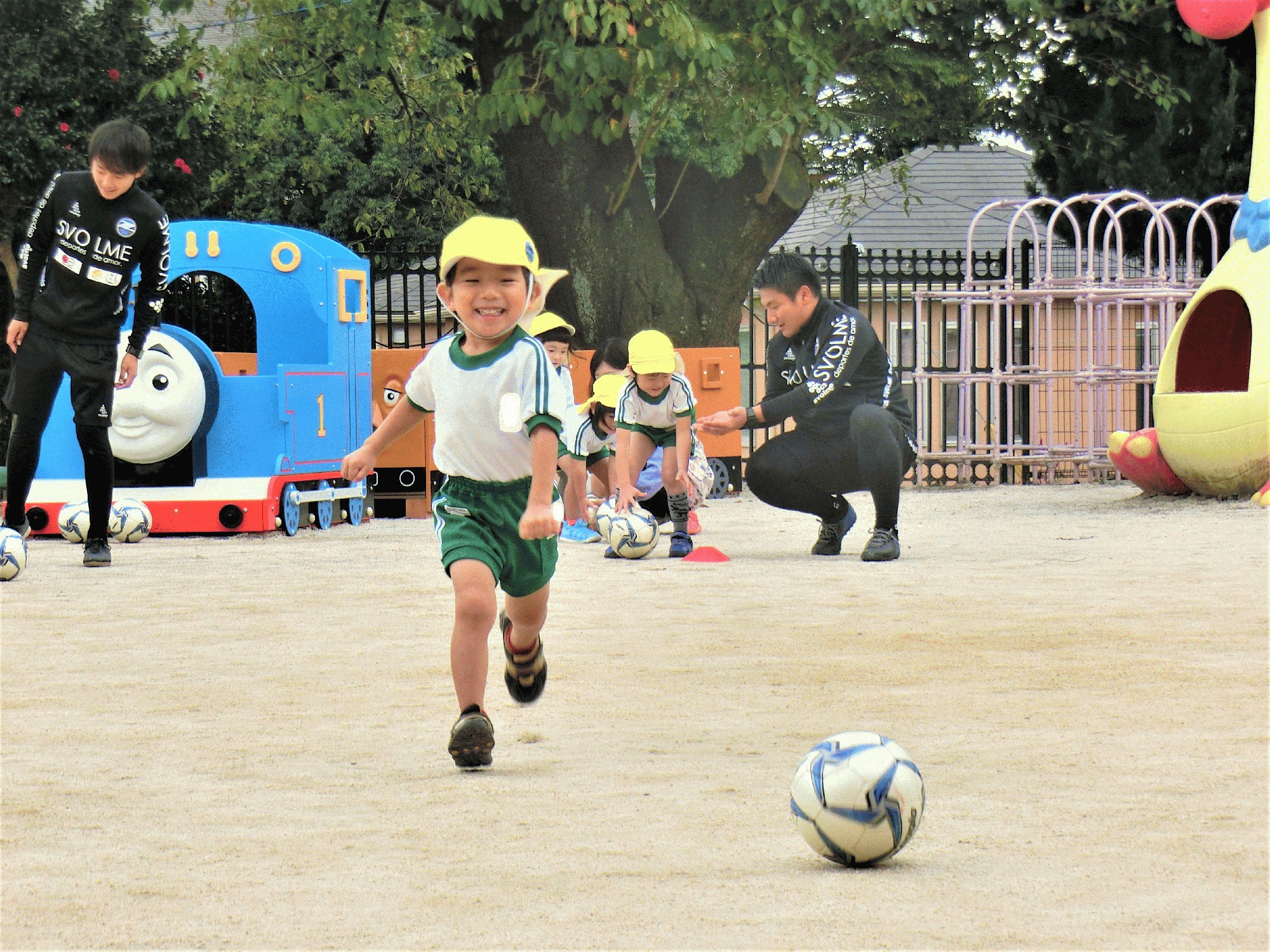 本物体験 サッカー キッズダンス 空手 選択制 山ゆり幼稚園
