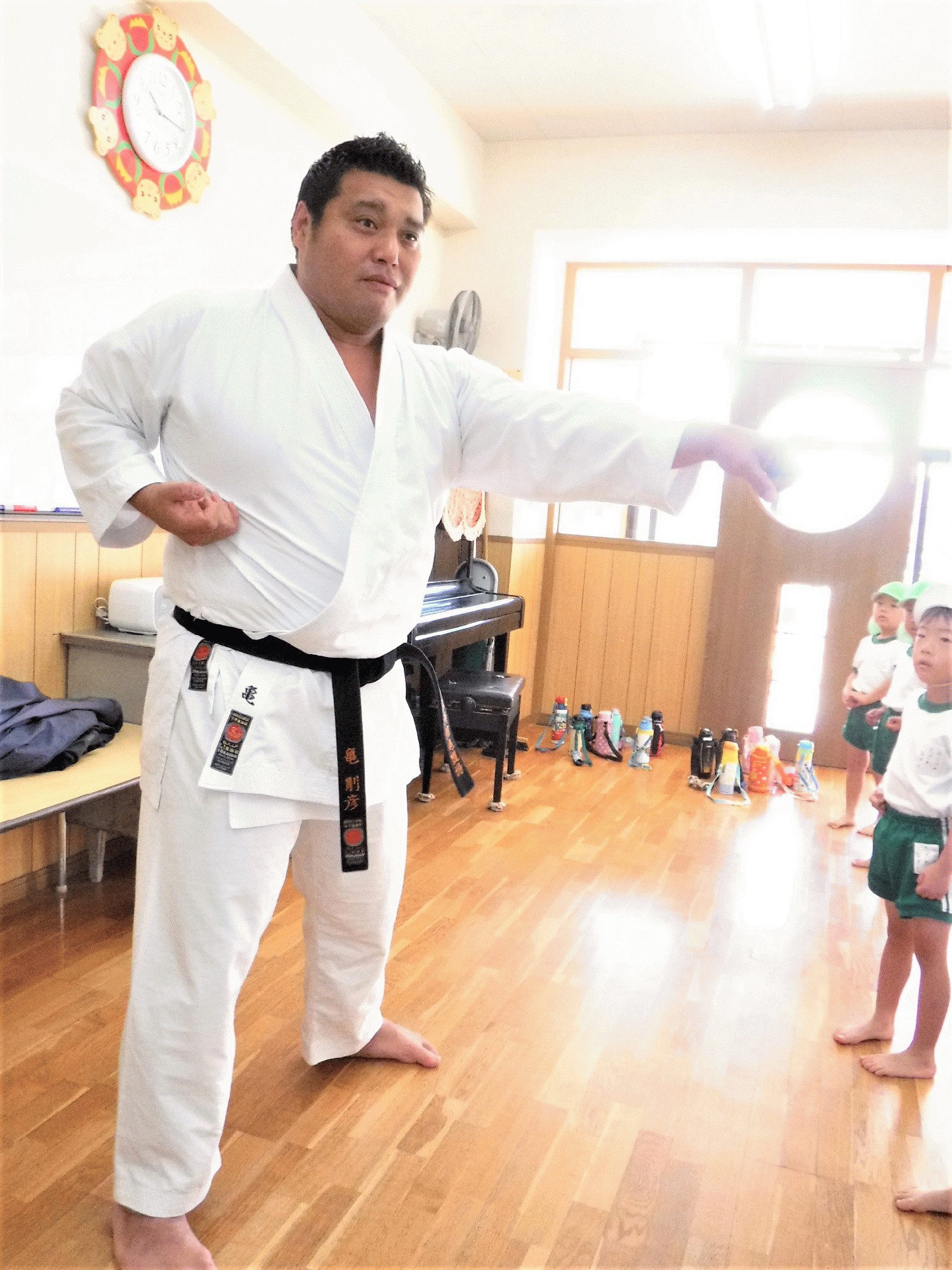 本物体験 サッカー フラダンス 空手 選択制 山ゆり幼稚園